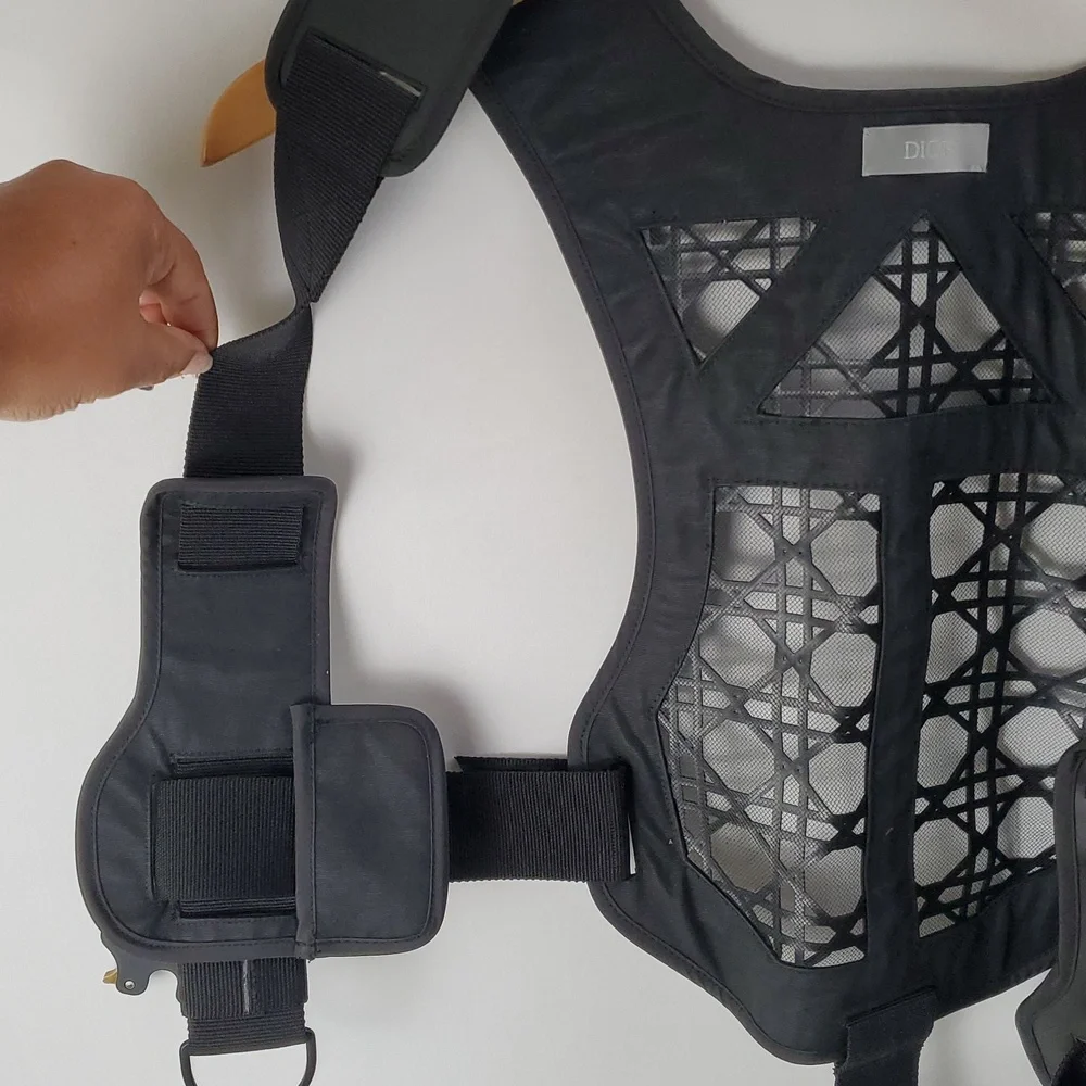 Dior Designer 2019 Black Tactical Harness Vest Sz S Luxury Streetwear - Picture 12 of 14